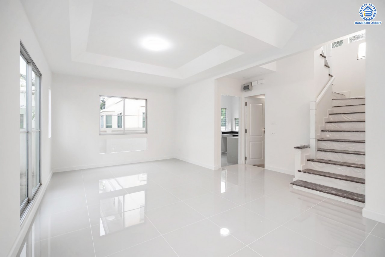 บ้านมือสองตกแต่งใหม่ โครงการ พฤกษ์ลดา ติวานนท์-ราชพฤกษ์ แบรนด์ L&H เนื้อที่ 55.50 ตร.ว. ฟังก์ชัน 3 ห้องนอน 3 ห้องน้ำ จอดรถได้ 2 คัน บนทำเลติดใหญ่ ถนน 345 ต่อเนื่อง ถ.ราชพฤกษ์ เชื่อมต่อหลายเส้นทาง ใกล้ทางด่วน "ศรีสมาน"